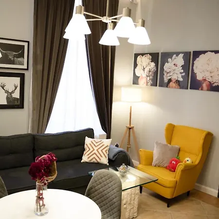 Central Suite Craiova Apartament *